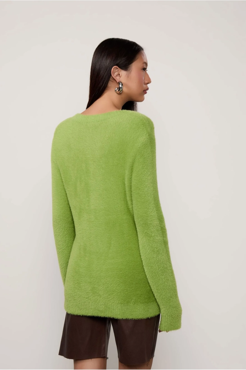 PULL DE TRICOT OVER COM PELINHO E DECOTE V ANIMALE JEANS - Image 3